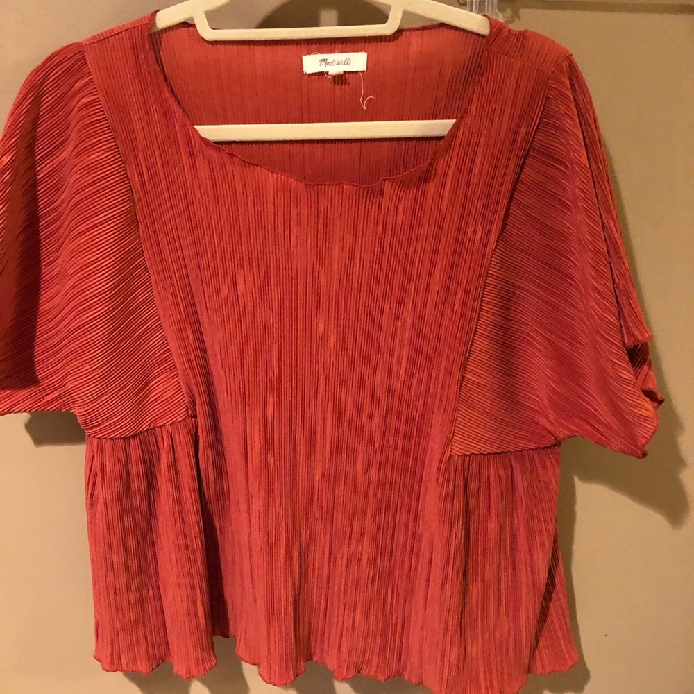 Burnt orange ribbed blouse!